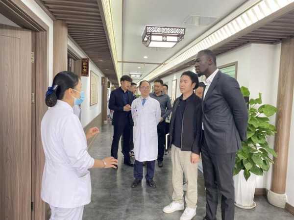 肯尼亚医疗代表团参访盈康生命旗下四川友谊医院